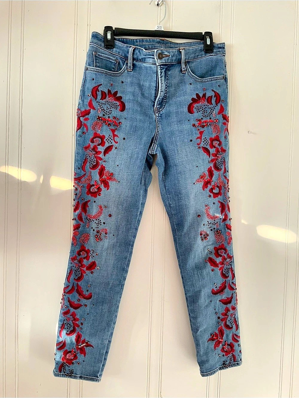 Chico's So Slimming Embroidered Embellished Girlfriend Ankle Jeans Embellished